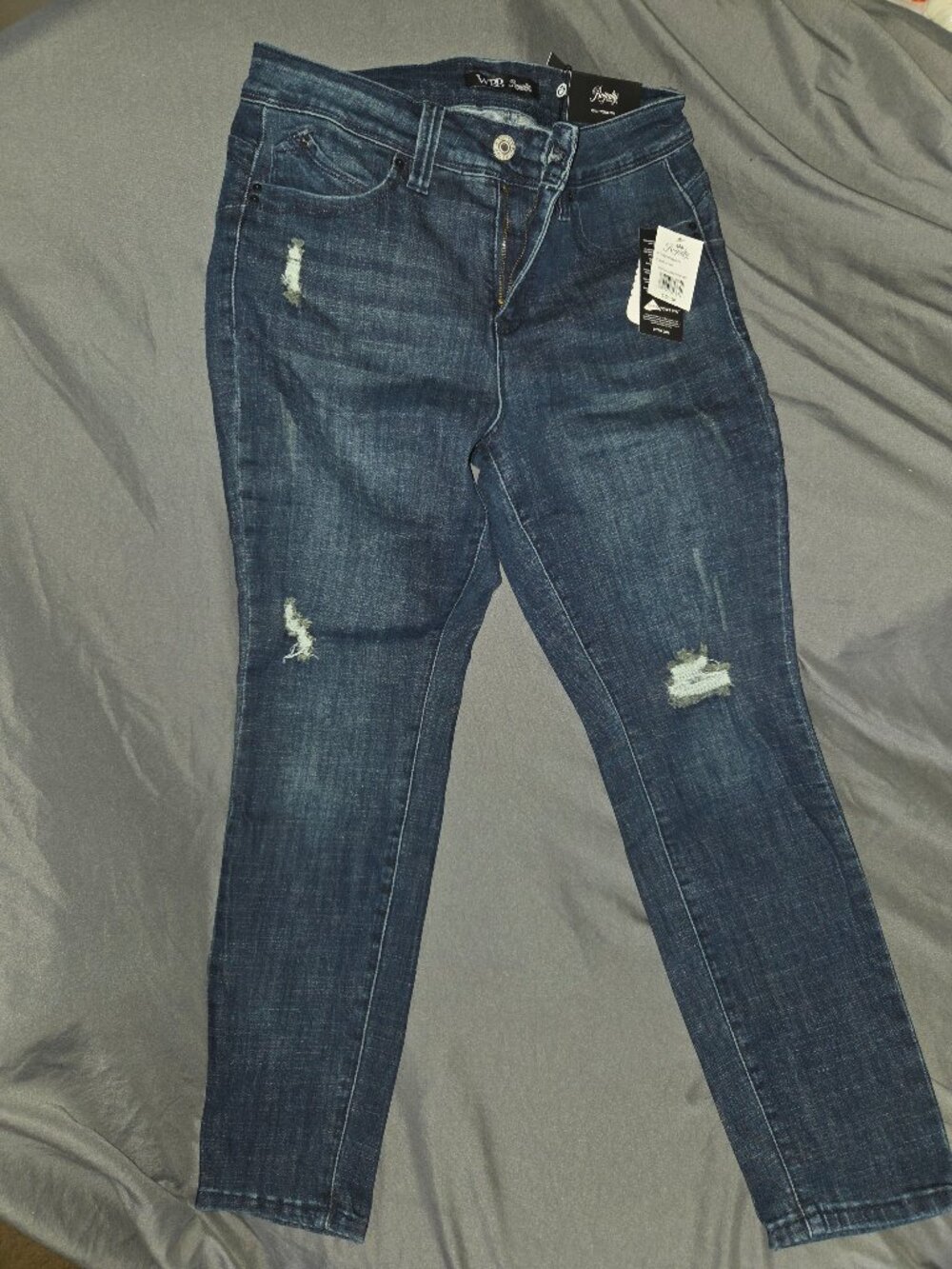 NWT Royalty For Me WannaBettaButt Mid Rise Skinny Jeans - Size 10P